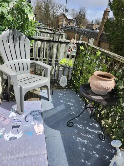 Very large 2 floor apartment . 1st level is kitchen, living room and 2 piece bathroom. On the 2nd fl...