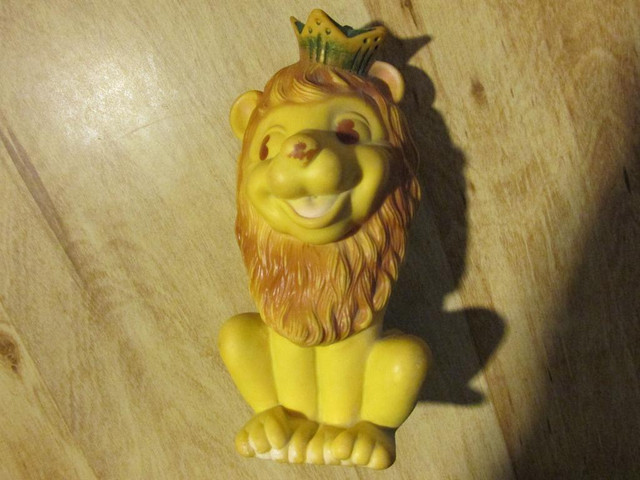 VICEROY Rubber Squeak Toy Bank LION King Doll Vintage Canada in Toys & Games in Hamilton