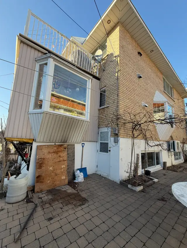 A VENDRE  3PLEX SAINT LÉONARD À VENDRE AVEC VÉRANDA in Houses for Sale in City of Montréal - Image 14