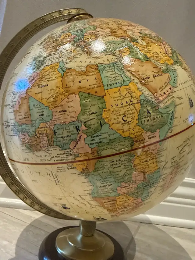 vintage globe in Arts & Collectibles in London - Image 6