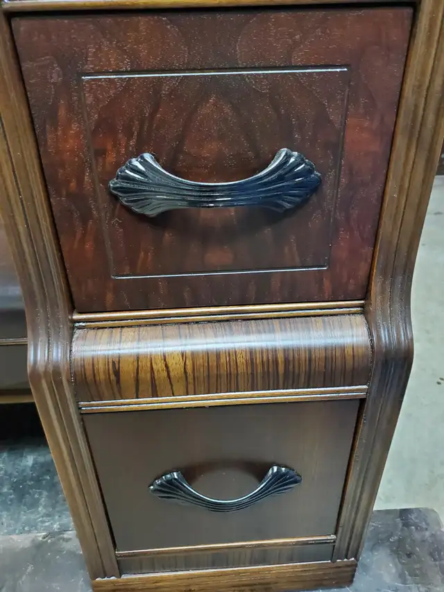 ANTIQUE VANITY   " REDUCED "63793631637121124