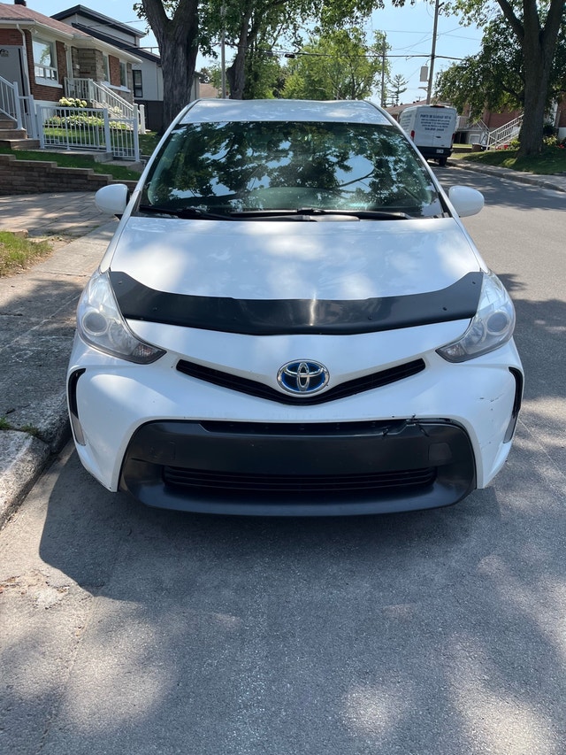 Toyota Prius V