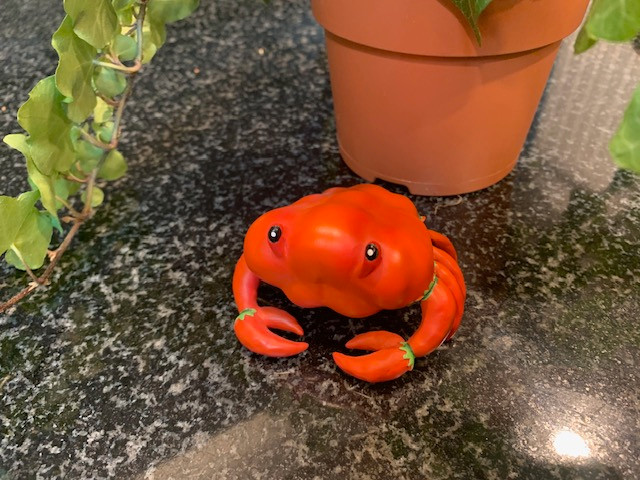 Enesco Home Grown Red Bell Pepper Crab -Very Rare Retired in Arts & Collectibles in City of Halifax - Image 2