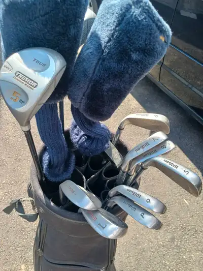 This Wilson golf club set is perfect for beginners or casual players. The set includes a variety of...