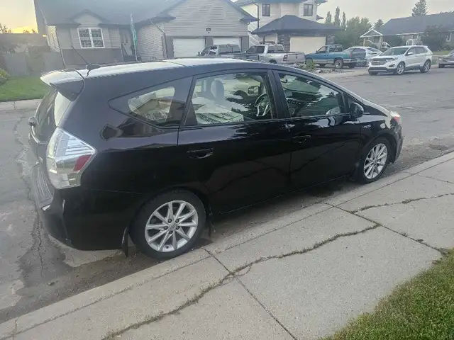 2012 Toyota Prius V511728288227010561