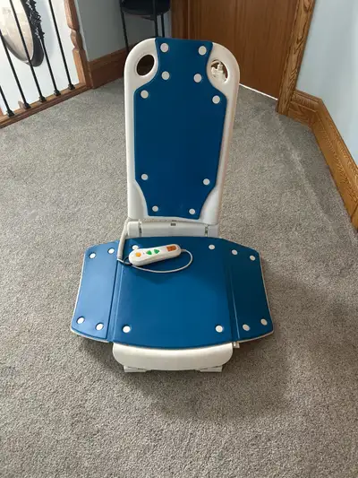 As good as new used 3 times. This medical bath lift. Is a great help for your loved one’s. That have...