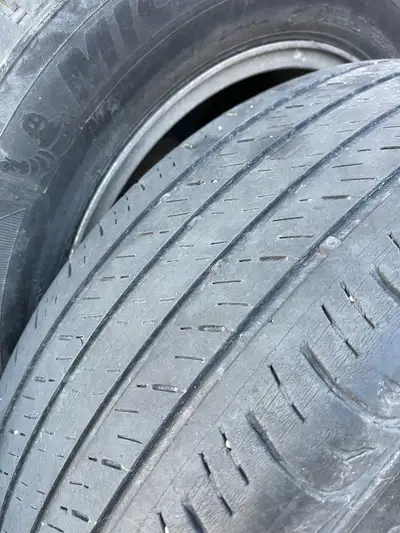 4 sumerused tires 235/65/17 on Mitsubishi Edevor rims