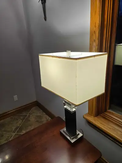 Table lamp