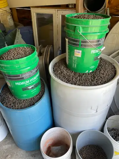 Engrais biologique granule pour jardin et fleur, View more