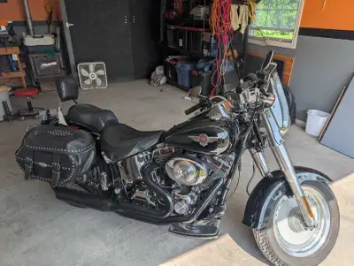 2004 fatboy 60000 km excellent condition 50.50 muffler have all original parts