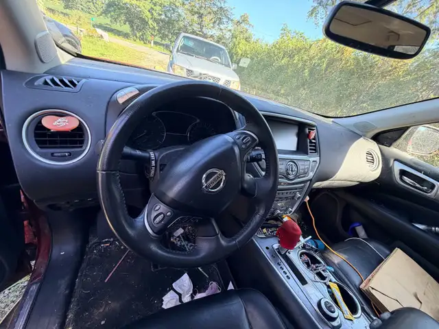 2018 Nissan Pathfinder SL needs new engine 562911351365314565
