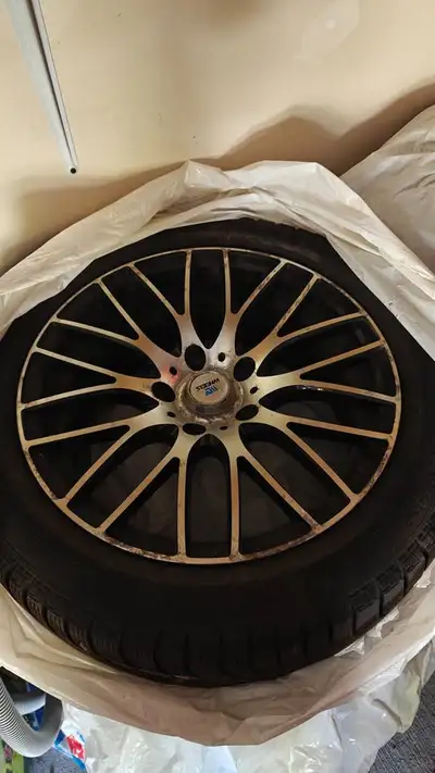 A set of PIRELLI WINTER ICE ZERO FR BSW 225/50 R17 98H with RIM. Used for 3 winters, but not a lot o...