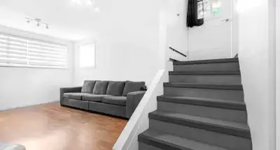 4 ½ a louer en plein centre ville de Lévis. 1250$ 2 chambre et 2 s.d.b. Sous-sol d'une maison. Entré...