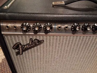 Fender '68 Custom Deluxe Reverb 2-Channel 22-Watt 1x12" Guitar C, View more