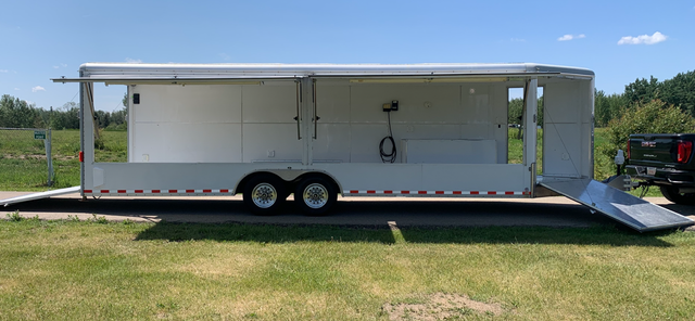 THE ULTIMATE TRAILER! 2006 WELLS CARGO 31' V-NOSE - LIKE NEW! in Cargo & Utility Trailers in Edmonton - Image 7