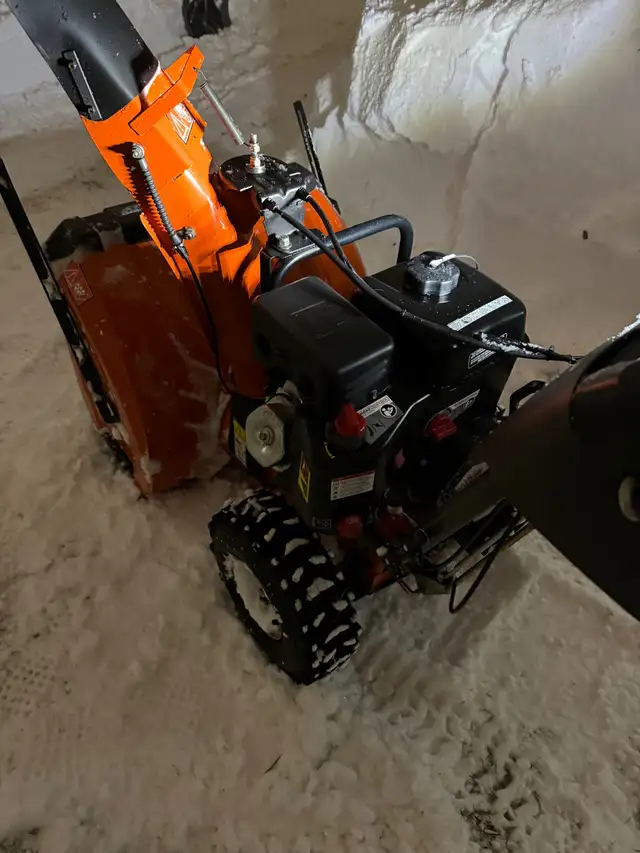 Souffleuse husqvarna ST-327 P hydrostatique  in Lawnmowers & Leaf Blowers in Québec City - Image 6