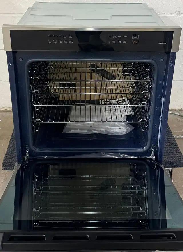 Open Box!!! “SAMSUNG” Wall Oven / NV31T4551SS /// 23/22/24 in Stoves, Ovens & Ranges in Hamilton - Image 3
