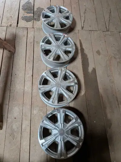 4 GMC terrain alloy rims. Will fit 2010-2017 terrain. Brand new, never used. With centre caps. 150 o...