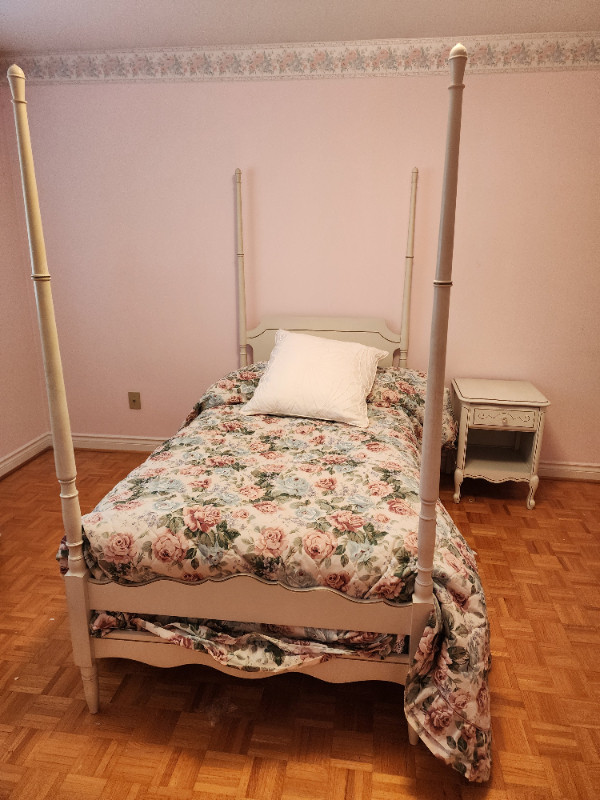Bedroom furniture in Dressers & Wardrobes in City of Toronto - Image 2