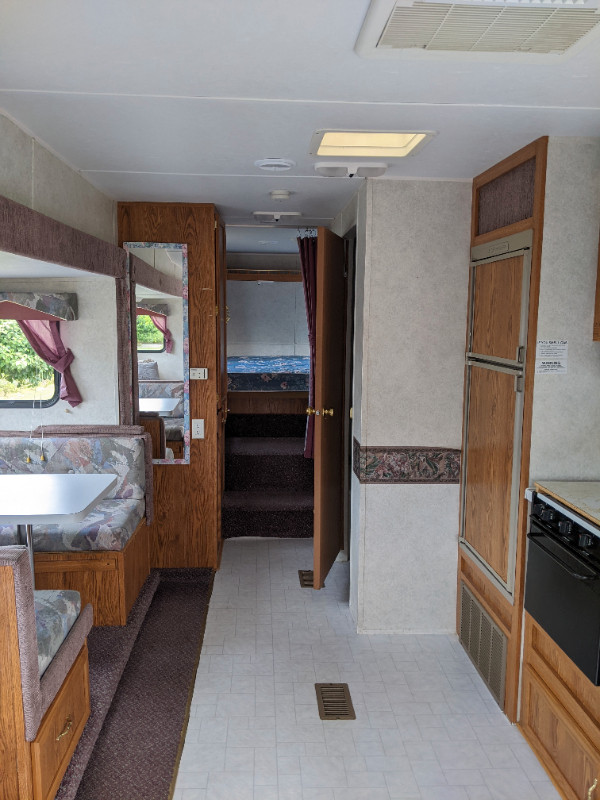 2000 Salem Forest River Fifth Wheel Travel Trailer 28' in Travel Trailers & Campers in Cranbrook - Image 2