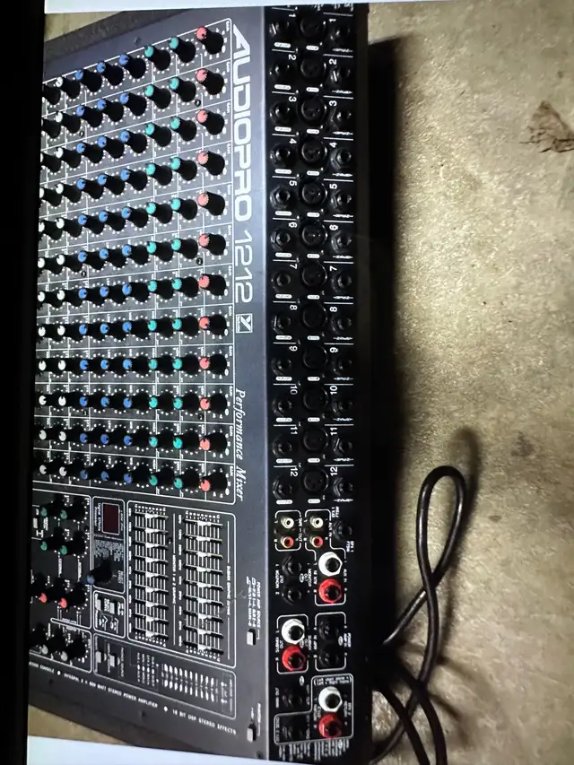 Sound board mixer, amp, mic, audio mixer in Pro Audio & Recording Equipment in City of Toronto - Image 2