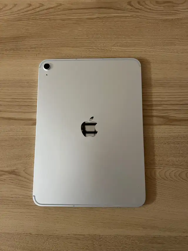 iPad (A16) Wi-Fi + Cellular 128GB REGULAR SIZE in iPads & Tablets in Gatineau - Image 3