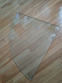 TAMPERED THICK TRIANGLE TABLE TOP GLASS 60X60x1CM