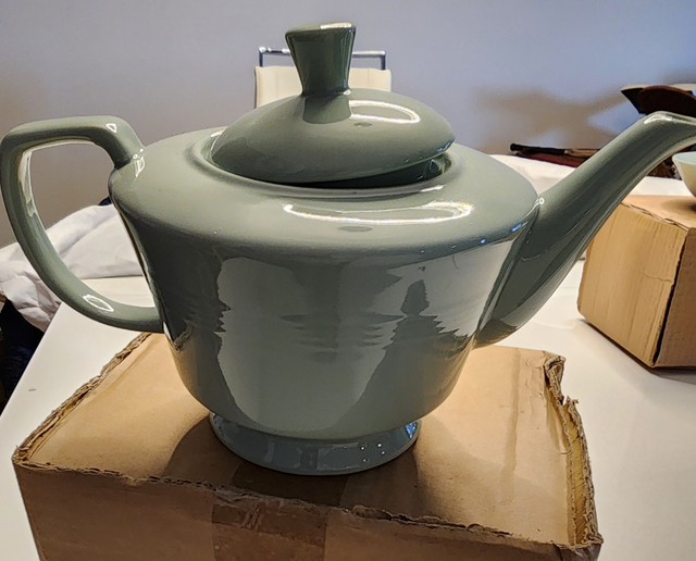 Green Tea Pot in Kitchen & Dining Wares in Edmonton
