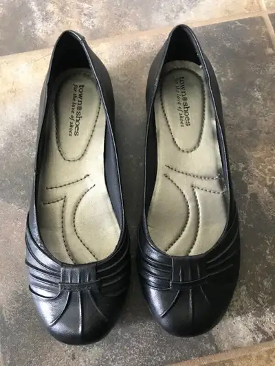 Town Shoes - Flats Round Toe Design - Size 8, View more
