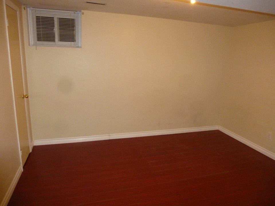 2 bedrooms basement apartment 2