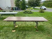 Table en bois plaqué de 8 pieds (4 à vendre - 25$ l'unité)