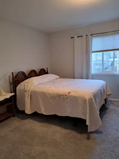 Nice clean bedroom, full bathroom with walk in closet for rent 800.00 includes internet utilities. T...