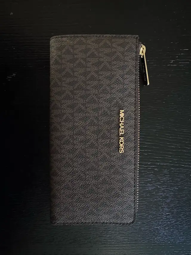 Michael Kors Wallet in Women's - Bags & Wallets in Sudbury - Image 2