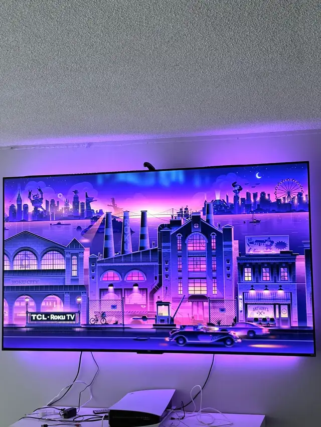 75in Roku tv in TVs in City of Toronto - Image 3