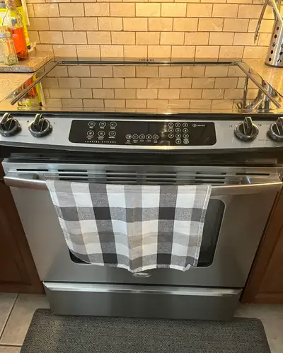 Whirlpool Electric slide in range, View more