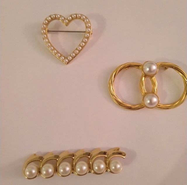 Assorted Vintage Gold Pearl Pins in Jewellery & Watches in Oakville / Halton Region - Image 4