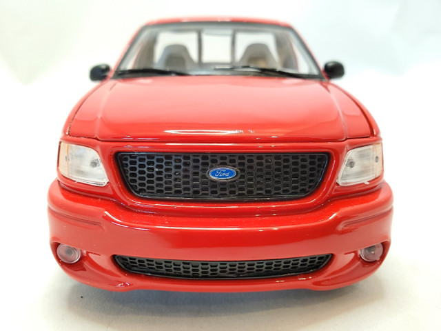 1:21 Diecast Burago 1999 Ford SVT F150 Lightning Fast & Furious in Arts & Collectibles in Kawartha Lakes - Image 4