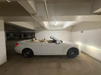 2009 BMW 335i Cabriolet in excellent shape & priced below market value. I purchased this car from th...
