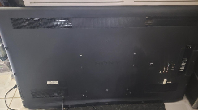 SONY 46" LCD TV NO STAND KDL-46EX620 in TVs in Markham / York Region - Image 2