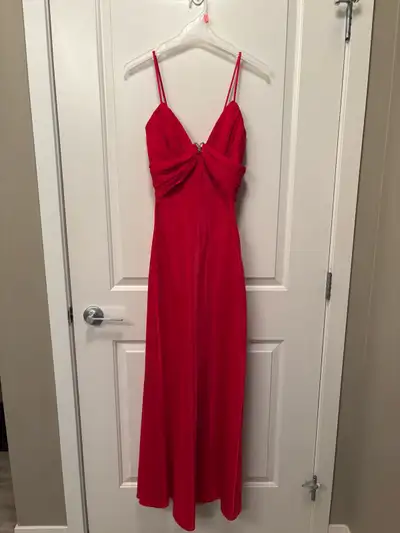 Size small. No longer need it/wear it. In perfect condition. Minor snag (see photo). Comes with shal...