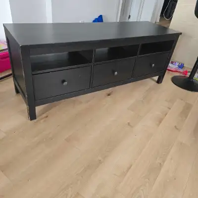 meuble de tele 58x18 a vendre, View more