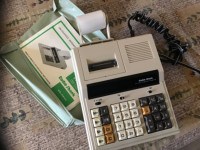 Calculatrice vintage /. Collectionneurs ou intéressés