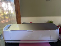 Cricut maker , heat press , markers (check description) 