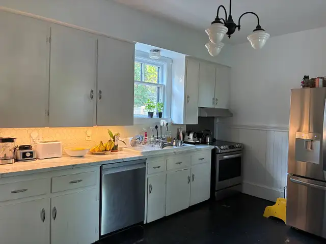 Bright Furnished Room | Fibre Internet | Parking | Dartmouth in Room Rentals & Roommates in Dartmouth - Image 6