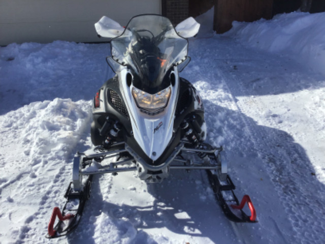 2008 Yamaha FX Nytro has Reverse and Electric start 2145km in Snowmobiles in Winnipeg