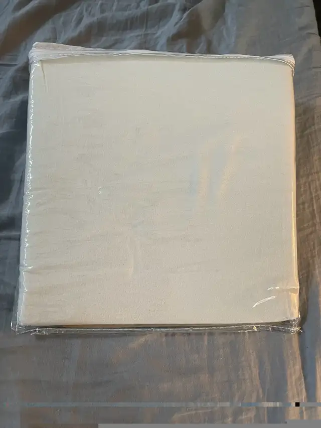 Pregnancy pillow wedge in Other in Guelph - Image 3