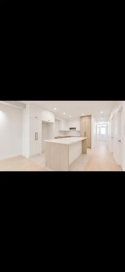 Magnifique 5 chambres entièrement rénové à louer! ✨ Lumineux, spacieux et rénové avec goût, avec une...