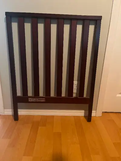 Brown solid Wood Baby Crib Great condition ( more pictures if needed) I took the crib apart to store...
