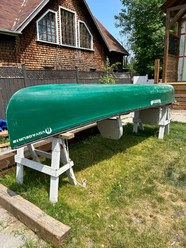 Canot chaloupe 12 pieds et moteur électrique Canots, kayaks et