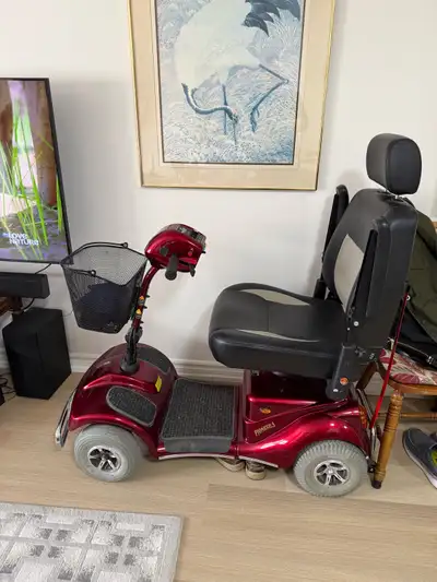 5 years old good condition $2000 firm ***Phone calls only please no messages*** 1 (204) 532-2457 Pic...